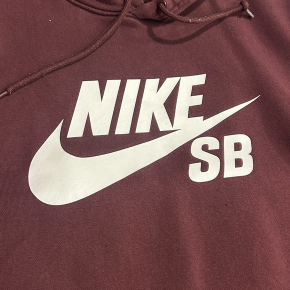 Nike SB Men's Burgundy Hoodie - Picture 4 of 6